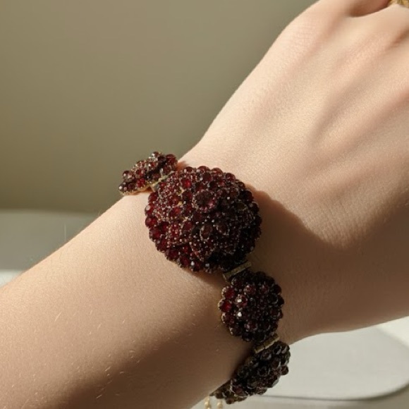 N/A Jewelry - Victorian Antique Bohemian Garnet Flower Bracelet with clasp - RARE
